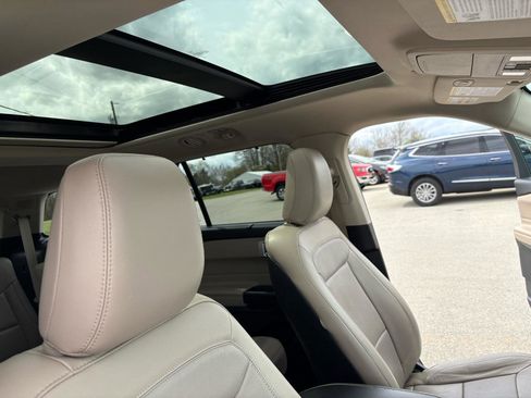 Used 2020 Ford Explorer Limited image 45