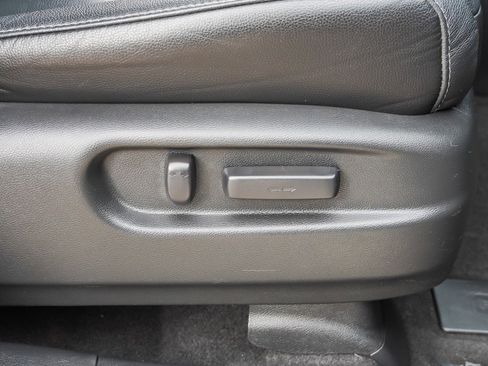 Used 2016 Honda Pilot Touring image 29