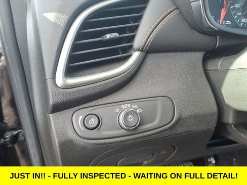 Used 2020 Chevrolet Trax LT w/ LT Convenience Package image 15