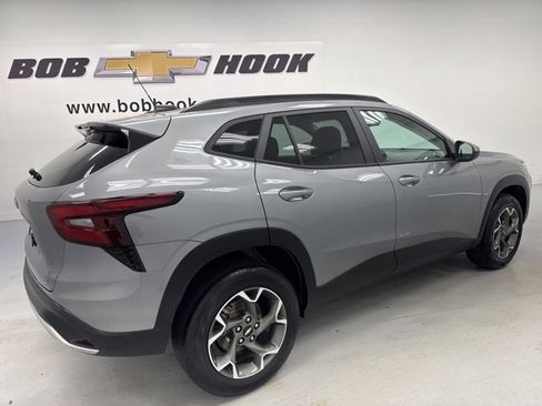 Used 2024 Chevrolet Trax LT image 5