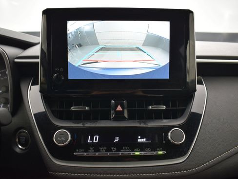 Used 2025 Toyota Corolla SE FWD image 15