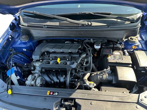 Used 2023 Hyundai Venue Limited image 20