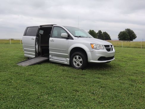 Used 2011 Dodge Grand Caravan Mainstreet w/ PWR Convenience Group FWD image 18