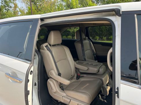 Used 2020 Honda Odyssey Elite image 17