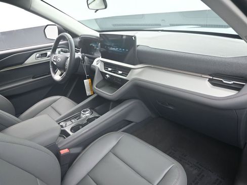 New 2026 Ford Explorer Active image 35