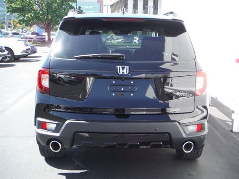 Used 2024 Honda Passport Black Edition image 10