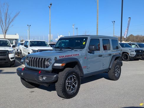 Used 2024 Jeep Wrangler Rubicon w/ Safety Group image 7