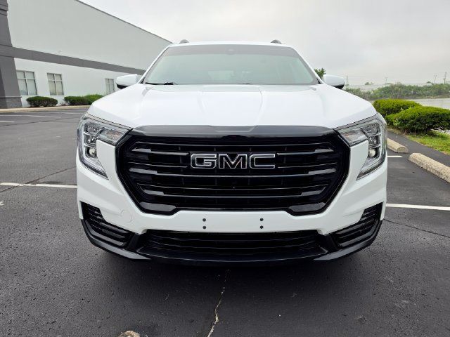 Used 2022 GMC Terrain SLE w/ Driver Convenience Package AWD/4WD image 14