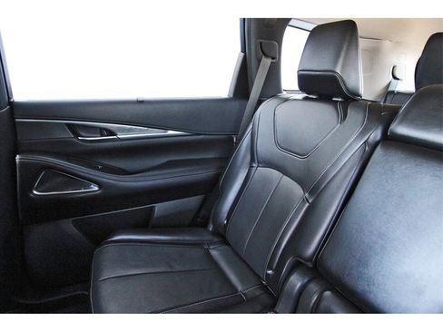 Used 2023 INFINITI QX60 Luxe w/ Performance Audio Package image 9