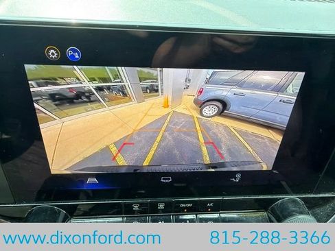 Used 2024 Chevrolet Colorado Trail Boss w/ Advanced Trailering Package AWD/4WD image 11