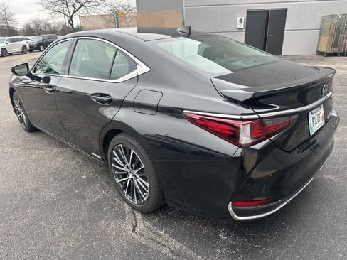 Certified 2022 Lexus ES 300h w/ Premium Package image 5