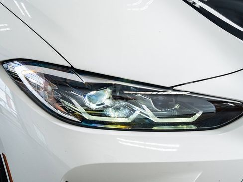 Used 2021 BMW M4 Coupe image 19