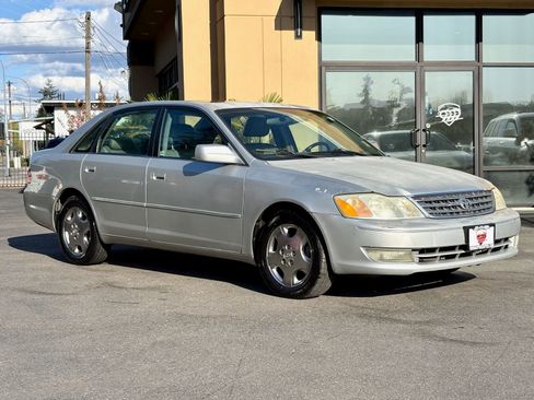 Used 2004 Toyota Avalon XLS FWD image 1