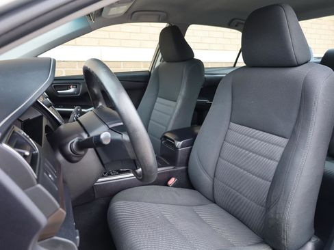 Used 2017 Toyota Camry LE FWD image 15