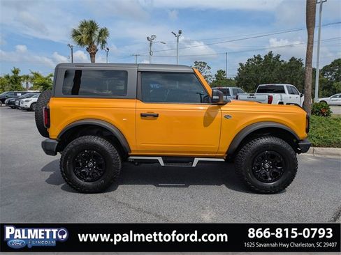 Used 2022 Ford Bronco Wildtrak image 3