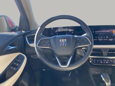 Used 2025 Buick Encore GX Avenir image 17