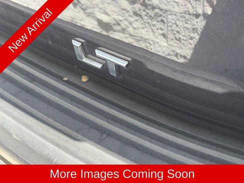 Used 2023 Chevrolet Suburban LT RWD image 10