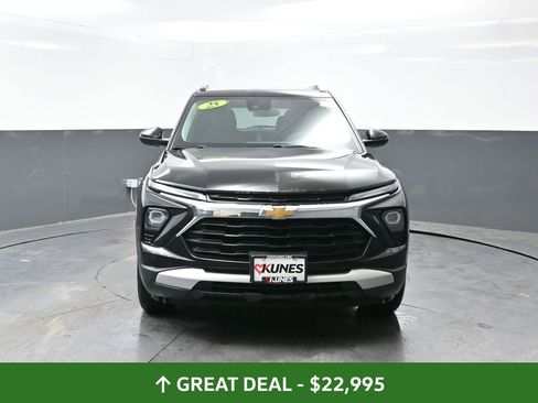 Used 2025 Chevrolet TrailBlazer LT w/ Driver Confidence Package image 8