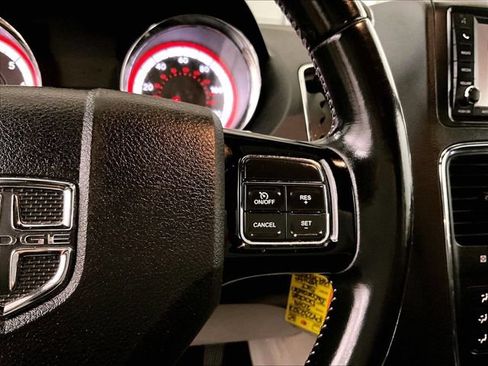 Used 2019 Dodge Grand Caravan SXT FWD image 19