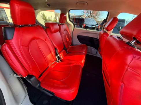 Used 2019 Chrysler Pacifica Touring Plus w/ Tire & Wheel Group image 29