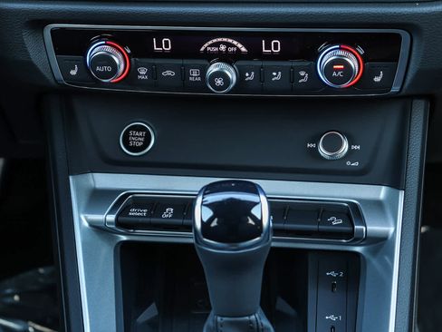 New 2025 Audi Q3 2.0T Premium image 18