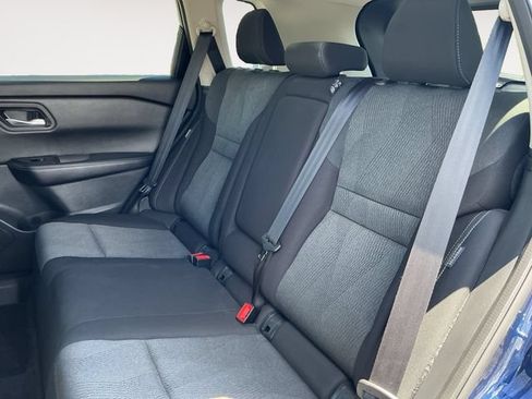 Used 2025 Nissan Rogue SV FWD image 13