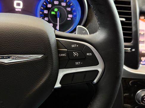 Used 2015 Chrysler 300 C w/ Harman/Kardon Audio Group RWD image 34