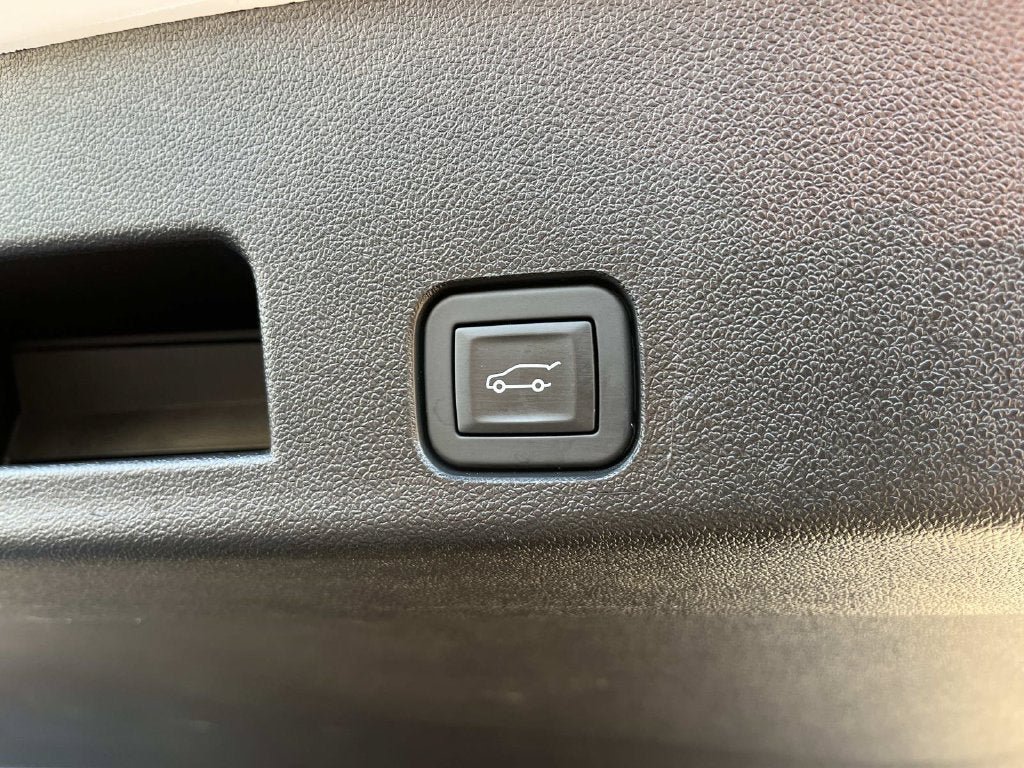 Used 2026 Chevrolet Traverse LT FWD image 22