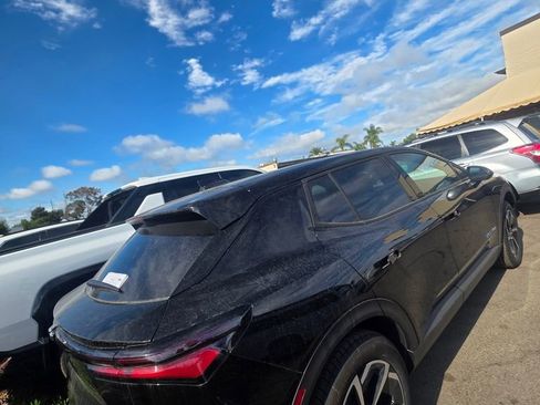 Used 2025 Chevrolet Equinox EV LT image 3