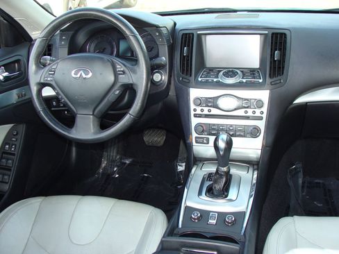 Used 2011 INFINITI G37 Sport w/ Premium Pkg image 9