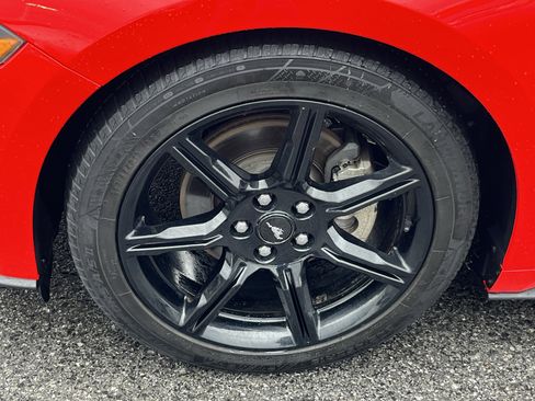 Used 2019 Ford Mustang Coupe w/ Black Accent Package RWD image 12