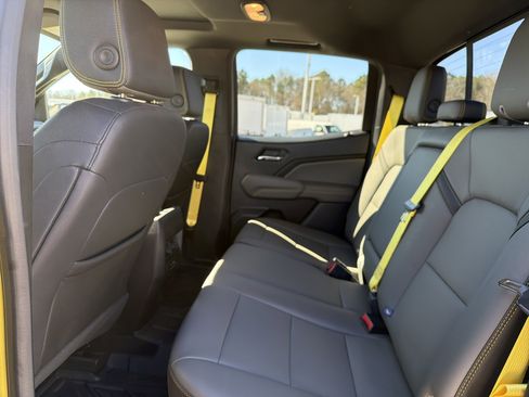 Used 2023 Chevrolet Colorado ZR2 w/ ZR2 Convenience Package III image 31