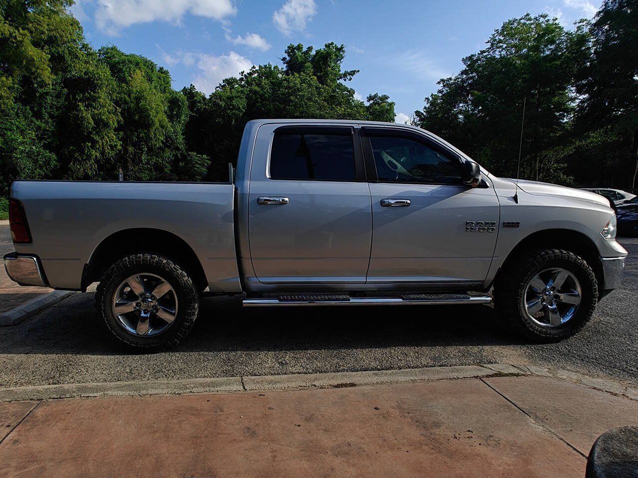 Used 2017 RAM 1500 Lone Star RWD image 3