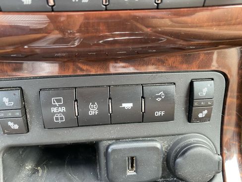 Used 2017 Buick Enclave Leather w/ Trailering Package FWD image 19