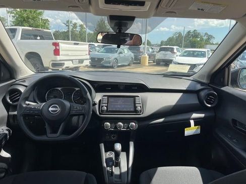 New 2025 Nissan Kicks Play S image 19