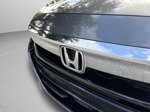Used 2018 Honda Accord Touring image 30