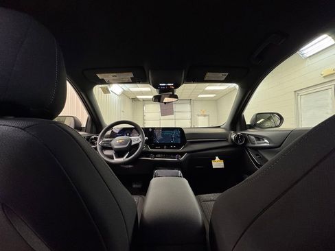 New 2026 Chevrolet Equinox LT w/ LPO, Floor Liner Package image 19