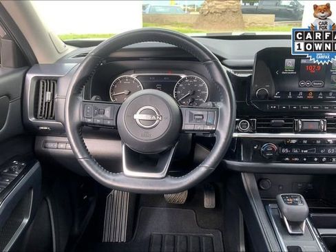 Used 2023 Nissan Pathfinder SL w/ SL Premium Package image 5