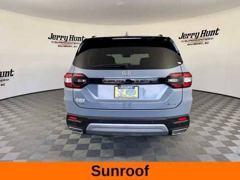 Used 2025 Honda Pilot Elite image 8