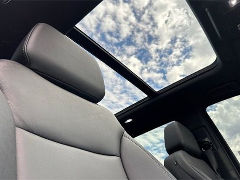 Used 2022 Chevrolet Tahoe Z71 w/ Z71 Off-Road Package image 21