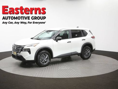 Used 2024 Nissan Rogue S AWD/4WD image 57