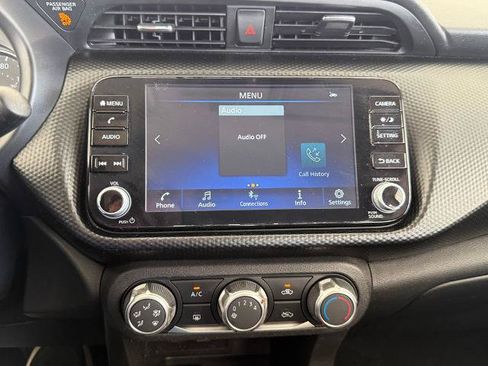 Used 2024 Nissan Kicks SV w/ Interior Electronics Package FWD image 4