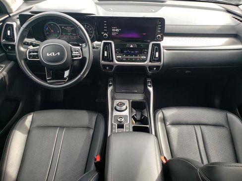 Certified 2023 Kia Sorento EX w/ Panoramic Sunroof Package AWD/4WD image 17