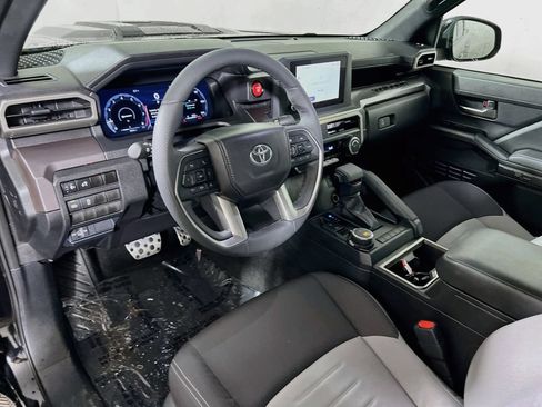 Certified 2025 Toyota Tacoma TRD Sport AWD/4WD image 9