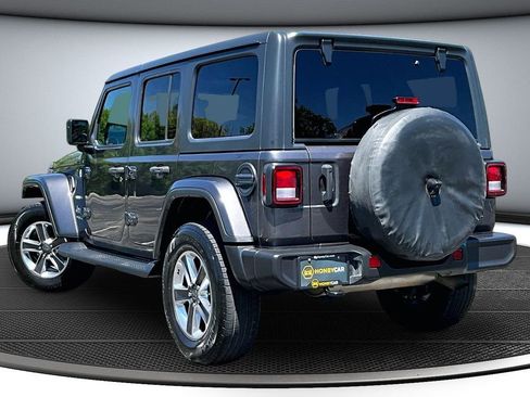 Used 2021 Jeep Wrangler Unlimited Sahara AWD/4WD image 4