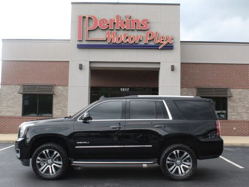 Used 2018 GMC Yukon Denali w/ Open Road Package AWD/4WD image 9