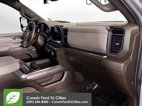 Used 2025 Chevrolet Silverado 2500 LTZ w/ LTZ Convenience Package AWD/4WD image 30
