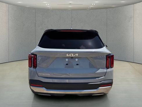 Used 2025 Kia Sorento SX FWD image 4