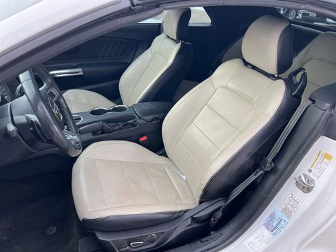 Used 2018 Ford Mustang GT Premium image 25