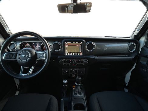 Used 2022 Jeep Wrangler Unlimited Sahara image 14